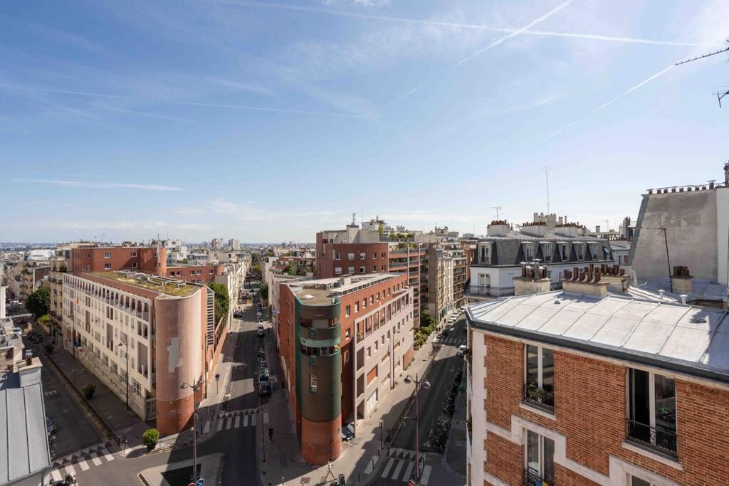 Appartement Dernier Etage A Montmartre *