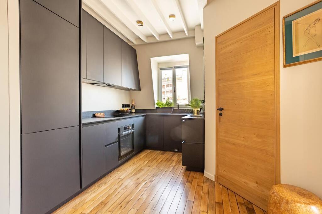 Dernier Etage A Montmartre Paris